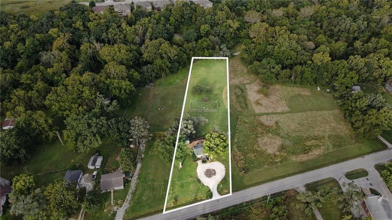 6310 NW Waukomis Dr, Kansas City, MO 64151