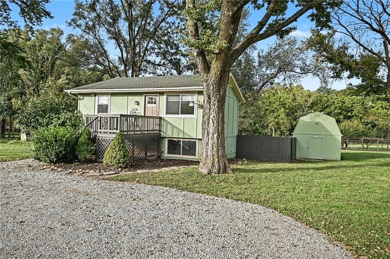 6310 NW Waukomis Dr, Kansas City, MO 64151