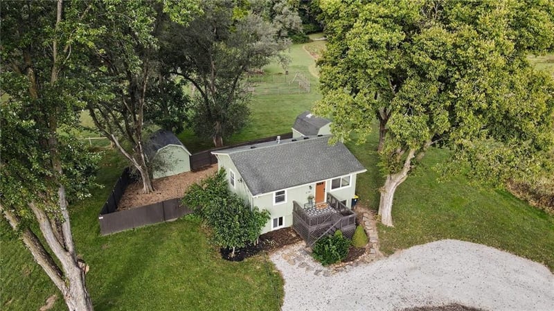6310 NW Waukomis Dr, Kansas City, MO 64151