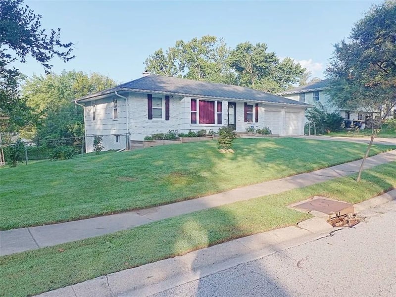 10704 Bales Ave, Kansas City, MO 64137
