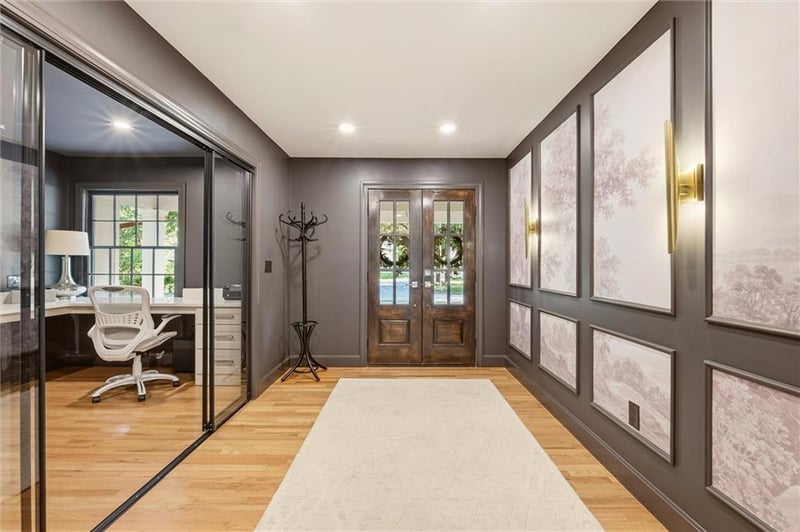 2832 W 91st St, Leawood, KS 66206