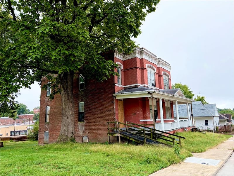 717 719 Mount Mora Rd, St Joseph, MO 64501