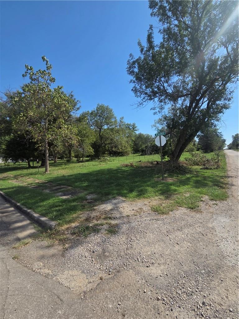 Alfred St, Mulberry, KS 66756