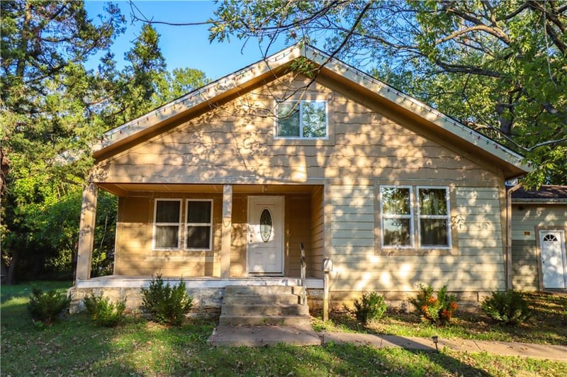 718 S Chestnut St, Olathe, KS 66061