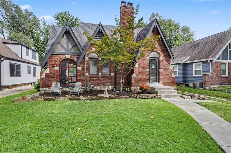 7559 Grand Ave, Kansas City, MO 64114