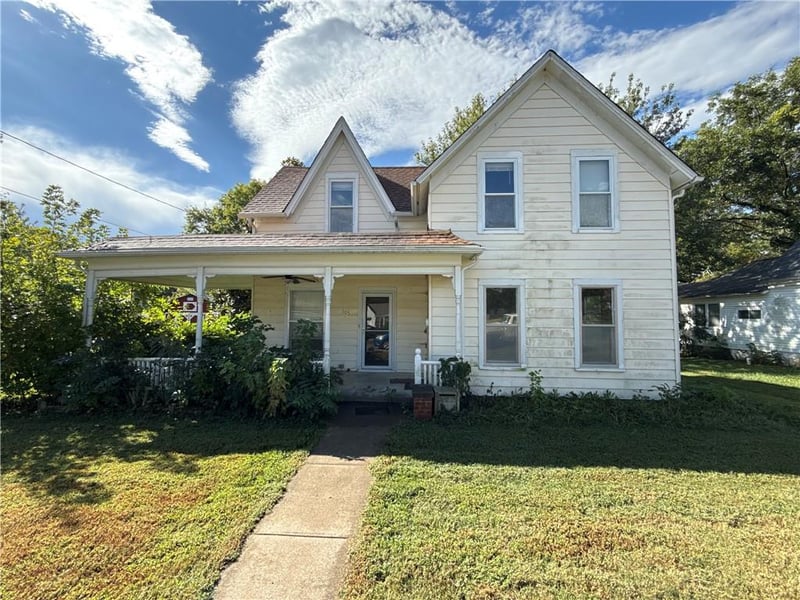 305 W Adams St, Butler, MO 64730