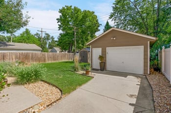 7507 Walnut St, Kansas City, MO 64114