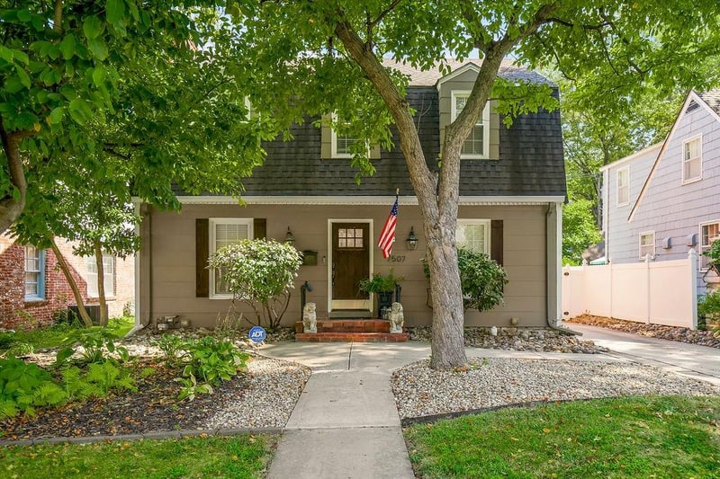 7507 Walnut St, Kansas City, MO 64114