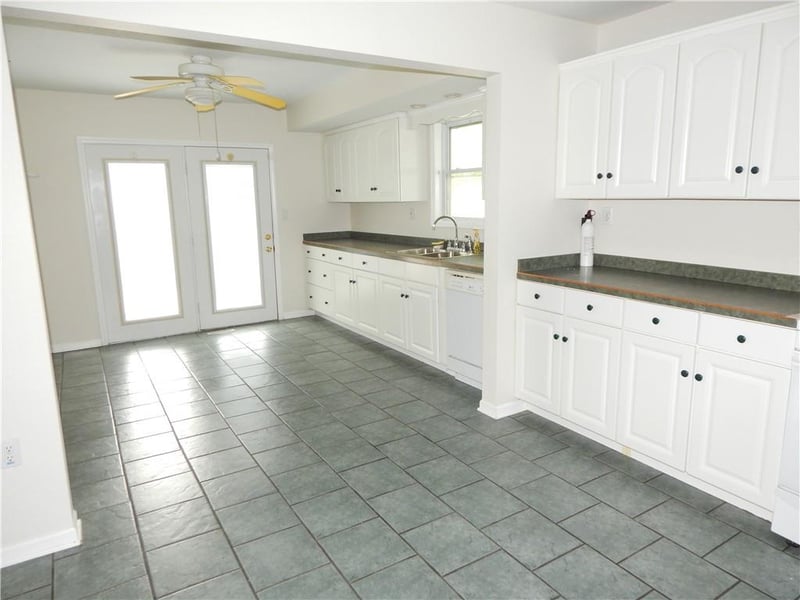 1727 Dakota St, Leavenworth, KS 66048