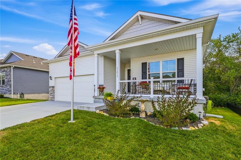 11013 East Ridge Ct, Peculiar, MO 64078
