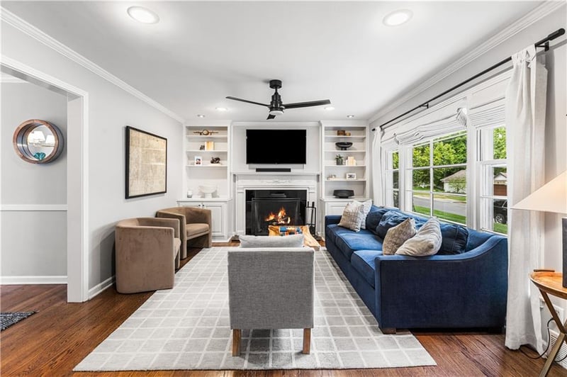 7146 Booth St, Prairie Village, KS 66208