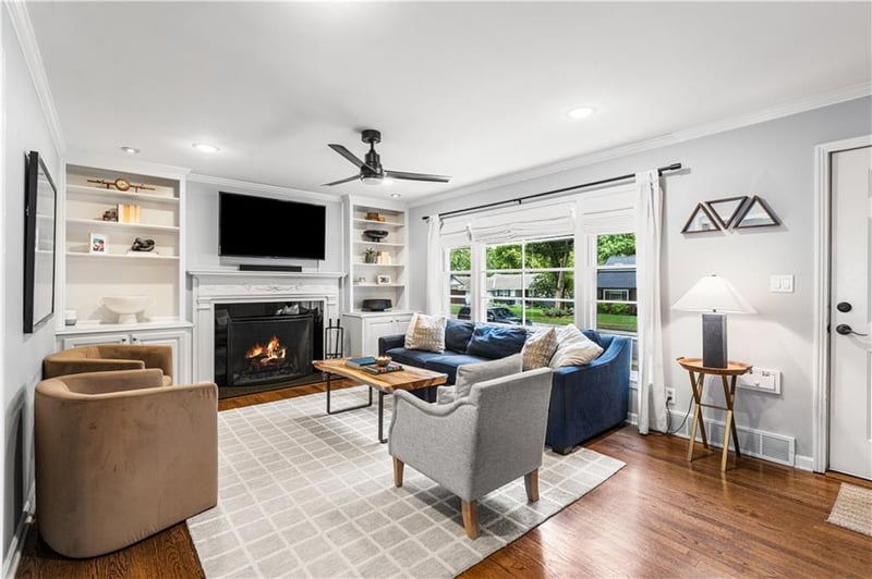 7146 Booth St, Prairie Village, KS 66208