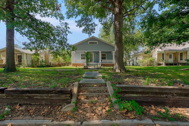 724 N Oak St, Ottawa, KS 66067