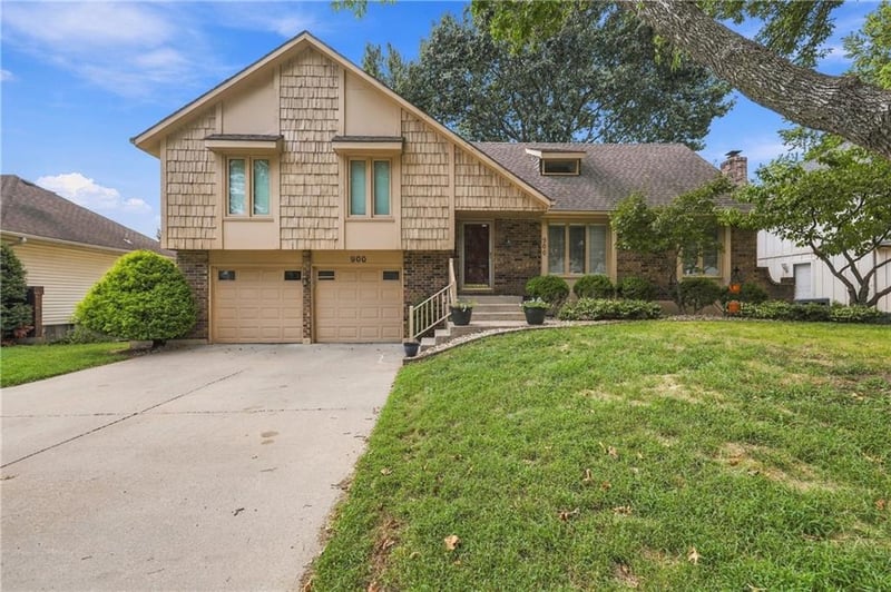 900 SW Murray Rd, Lee's Summit, MO 64081