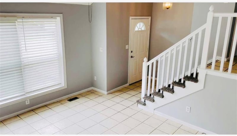 2108 SW Sterling Dr, Lee's Summit, MO 64081