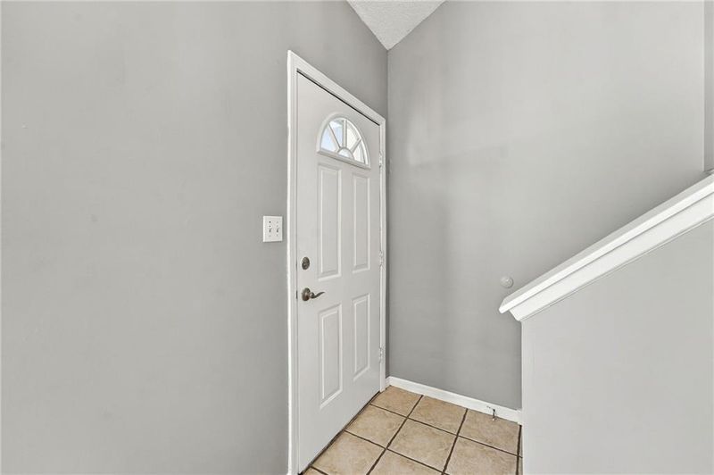 2108 SW Sterling Dr, Lee's Summit, MO 64081
