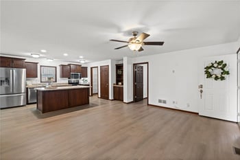 1108 NE 52nd Ter, Kansas City, MO 64118
