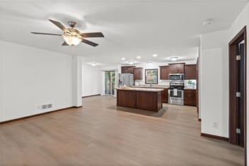 1108 NE 52nd Ter, Kansas City, MO 64118