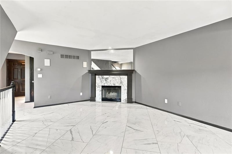5760 NW Plantation Ln #181-D, Lee's Summit, MO 64064