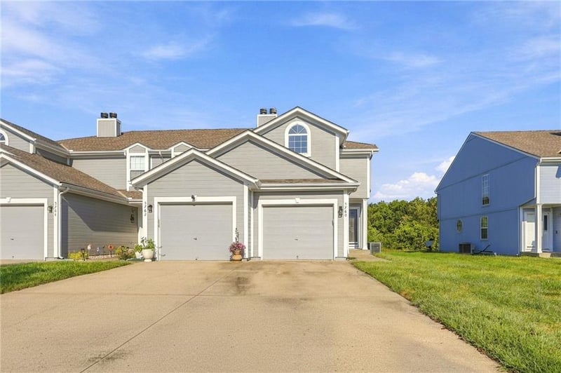 5760 NW Plantation Ln #181-D, Lee's Summit, MO 64064