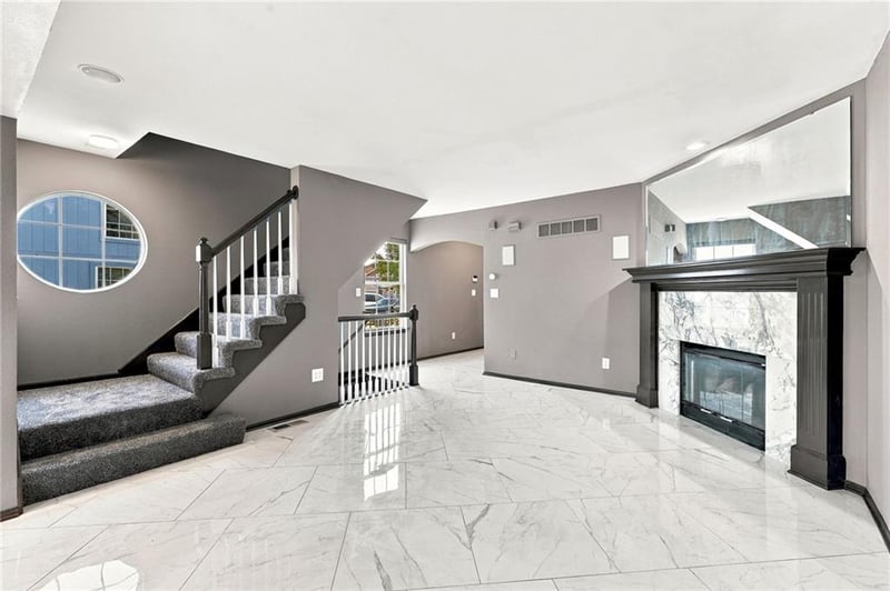 5760 NW Plantation Ln #181-D, Lee's Summit, MO 64064
