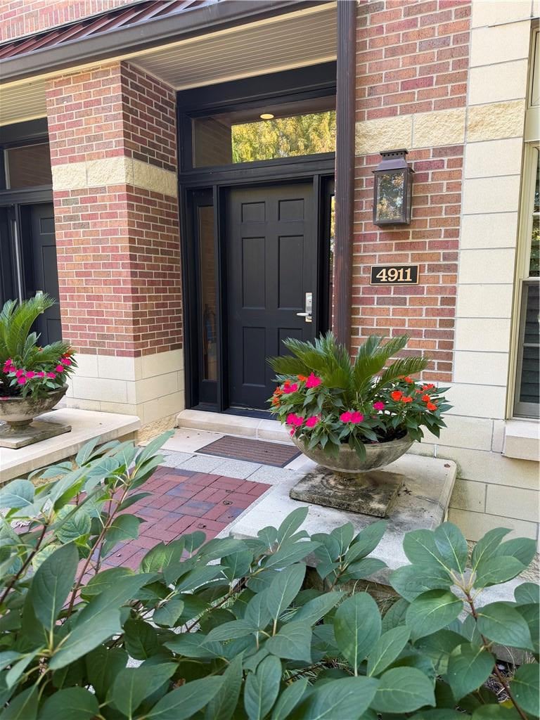 4911 Wyandotte St, Kansas City, MO 64112