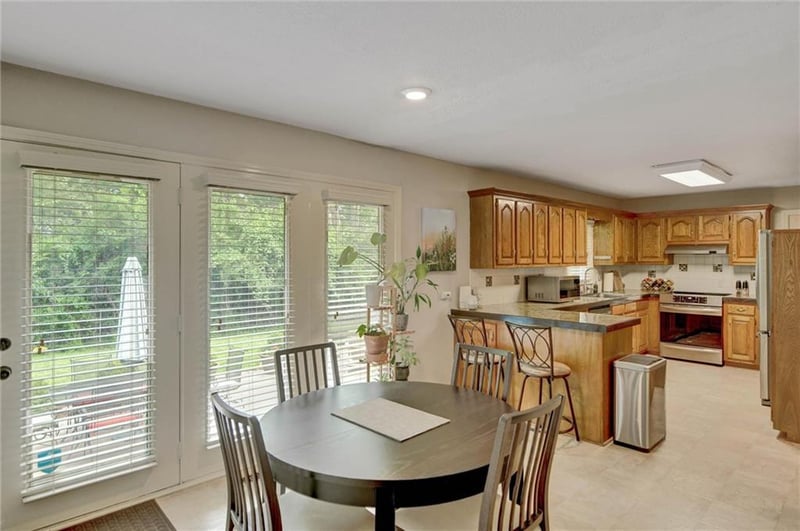 904 W 96th St, Kansas City, MO 64114
