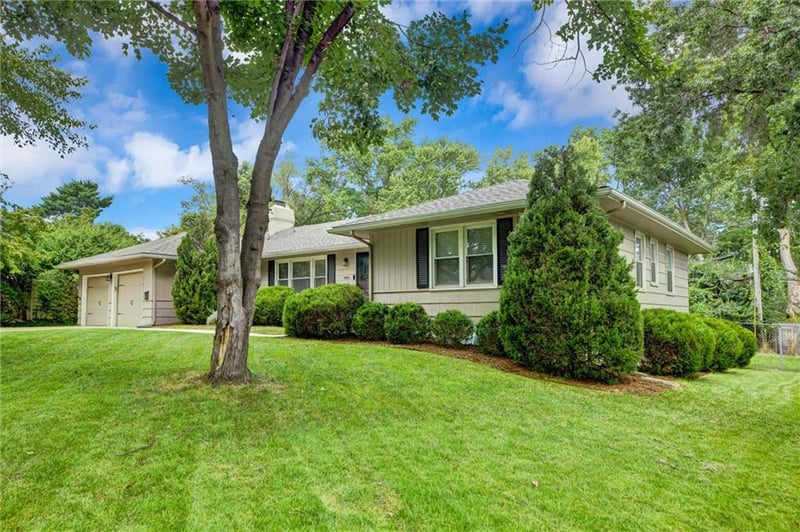 904 W 96th St, Kansas City, MO 64114