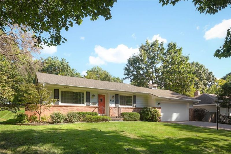 8721 Reeds Rd, Overland Park, KS 66207