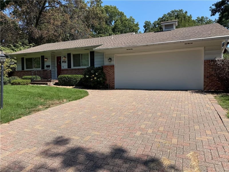 8721 Reeds Rd, Overland Park, KS 66207