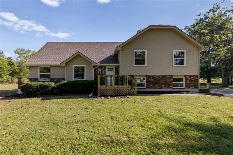 14806 E 200th St, Peculiar, MO 64078