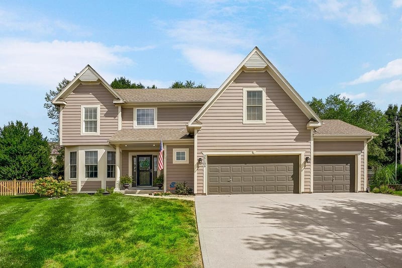 25136 W 149th Pl, Olathe, KS 66061