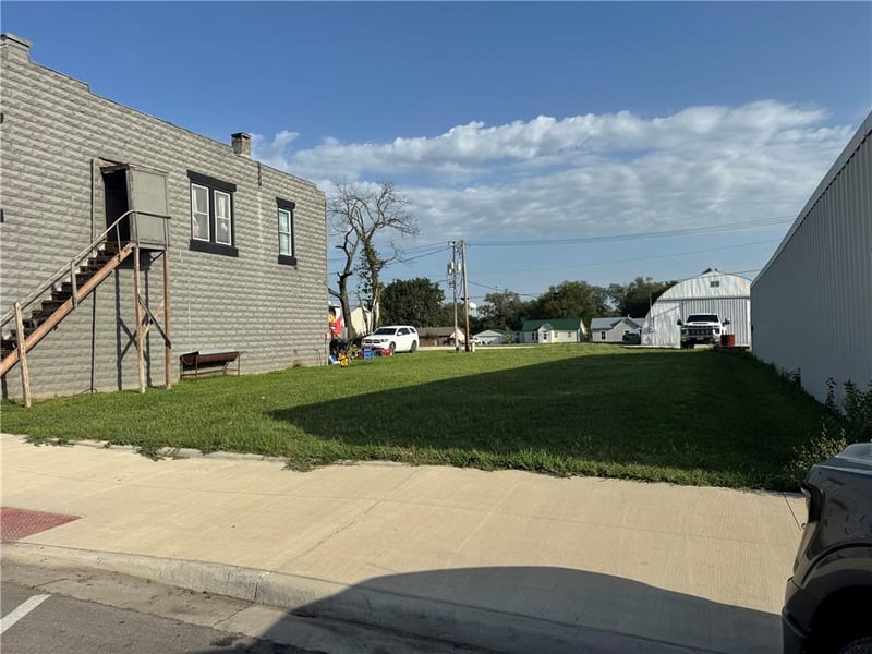 119 - 121 E Main St E, Drexel, MO 64742