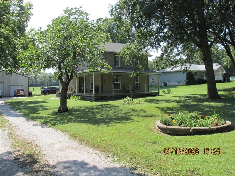 301 Oak St W, Greenwood, MO 64034
