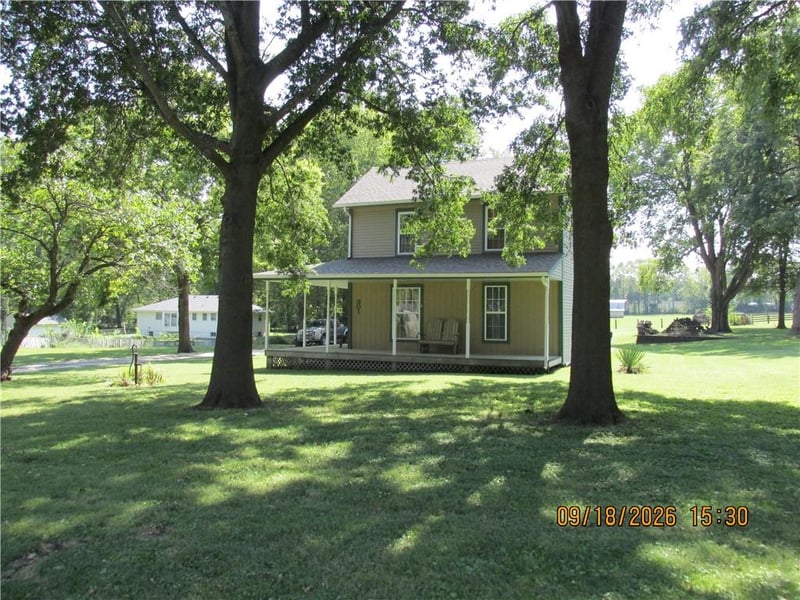 301 Oak St W, Greenwood, MO 64034