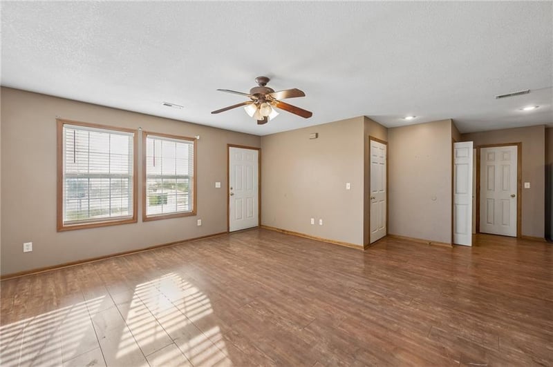 729 Meadow Ln #B, Peculiar, MO 64078