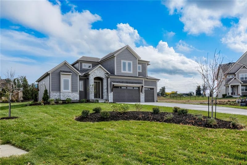 2416 W 179th St, Overland Park, KS 66085