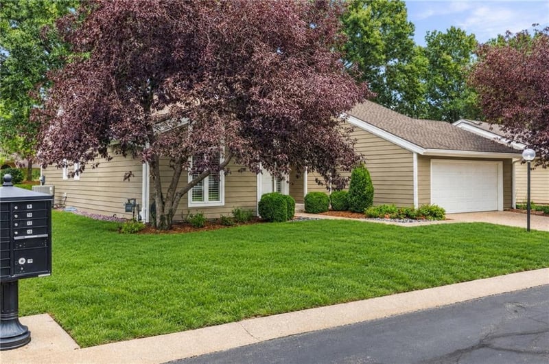 2012 W 123rd Ter, Leawood, KS 66209