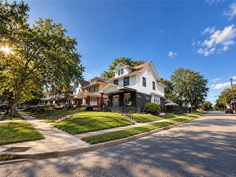 147 Kensington Ave, Kansas City, MO 64123