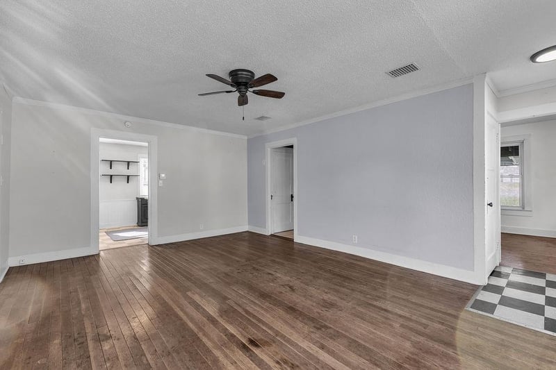 102 S Chestnut St, Cameron, MO 64429