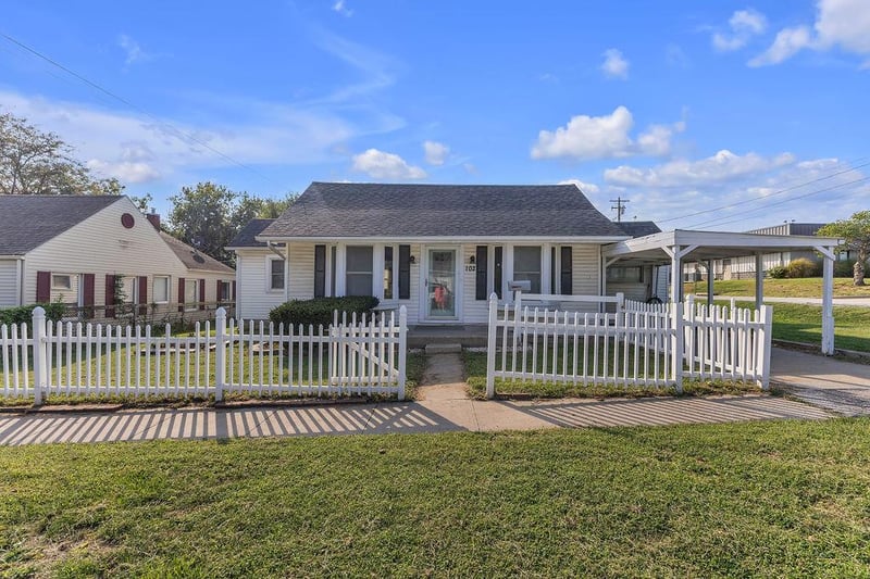 102 S Chestnut St, Cameron, MO 64429