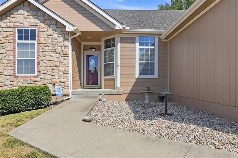 1513 NE Craigievar Dr, Blue Springs, MO 64014