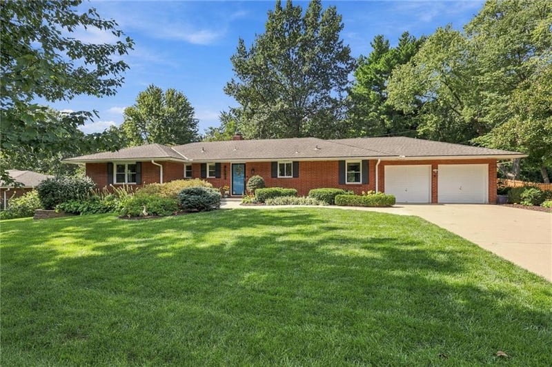 9500 Meadow Ln, Leawood, KS 66206