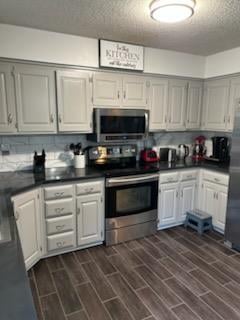 11312 W 77th St, Shawnee, KS 66214