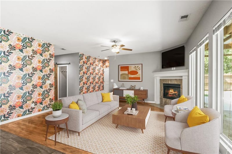 618 NW Walnut St, Grain Valley, MO 64029