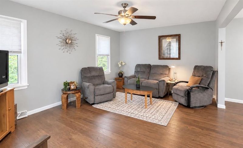 216 Moss Ave, Liberty, MO 64068