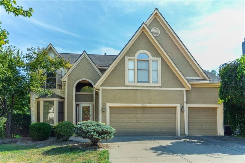 7911 W 131st Ter, Overland Park, KS 66213