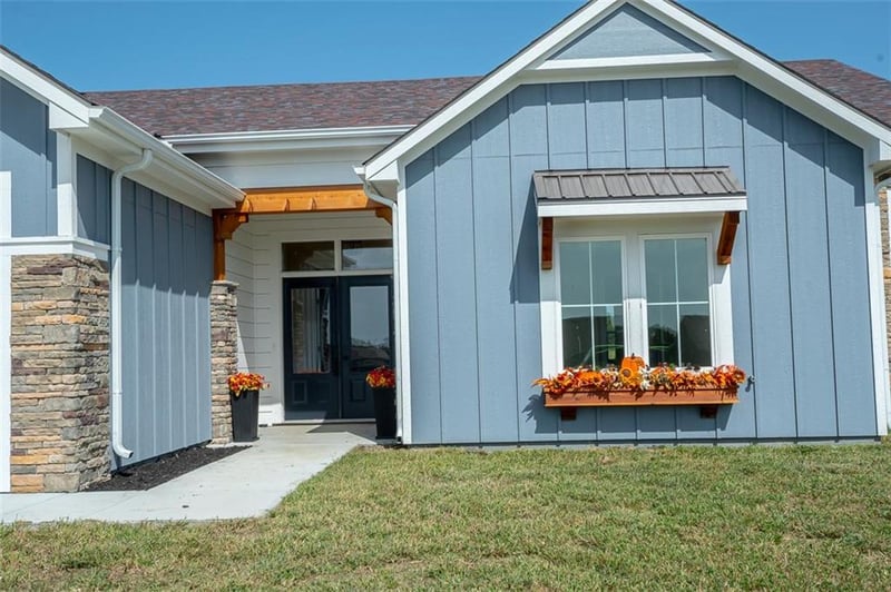 1018 Bluestem Cir, Baldwin City, KS 66006