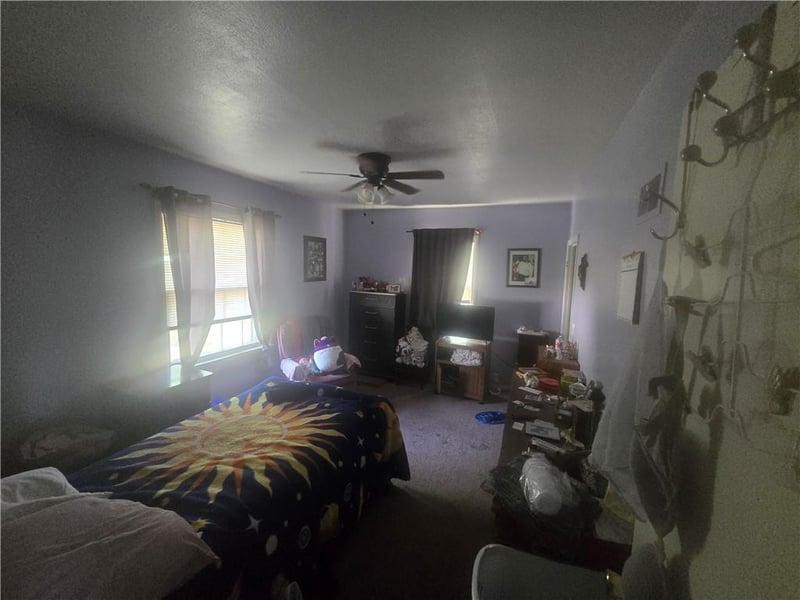 8721 Elm Ave, Kansas City, MO 64138