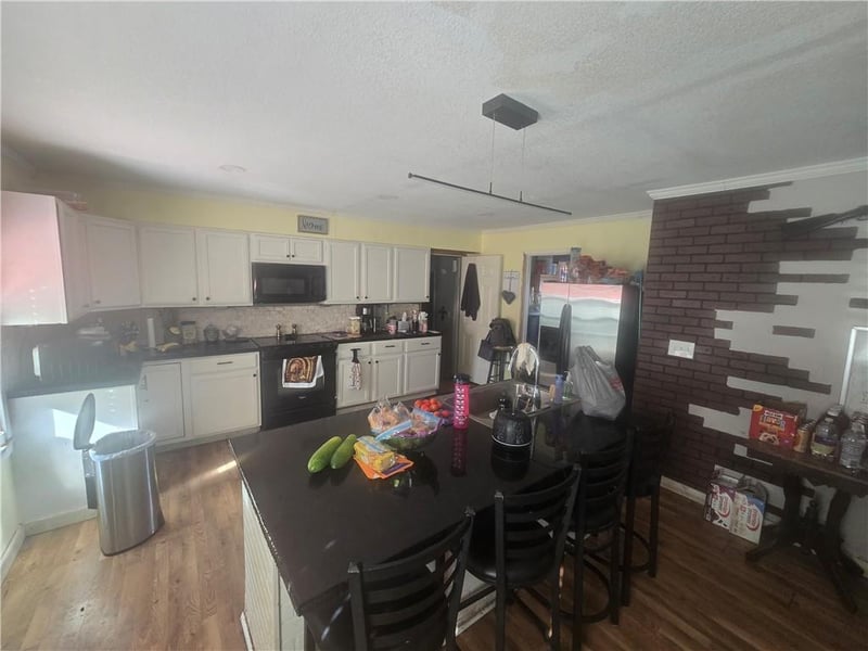 8721 Elm Ave, Kansas City, MO 64138